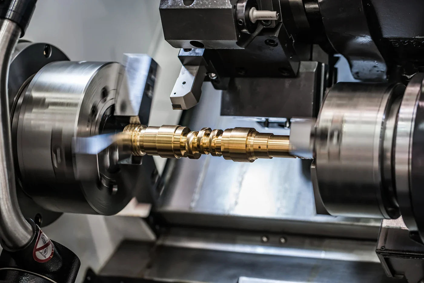 Benchtop Lathe vs Full-Size Lathe — What Fits Your Workload?