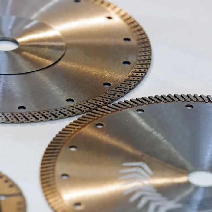 Metal Cutting Blades Explained — Carbide vs Abrasive vs Bi-Metal
