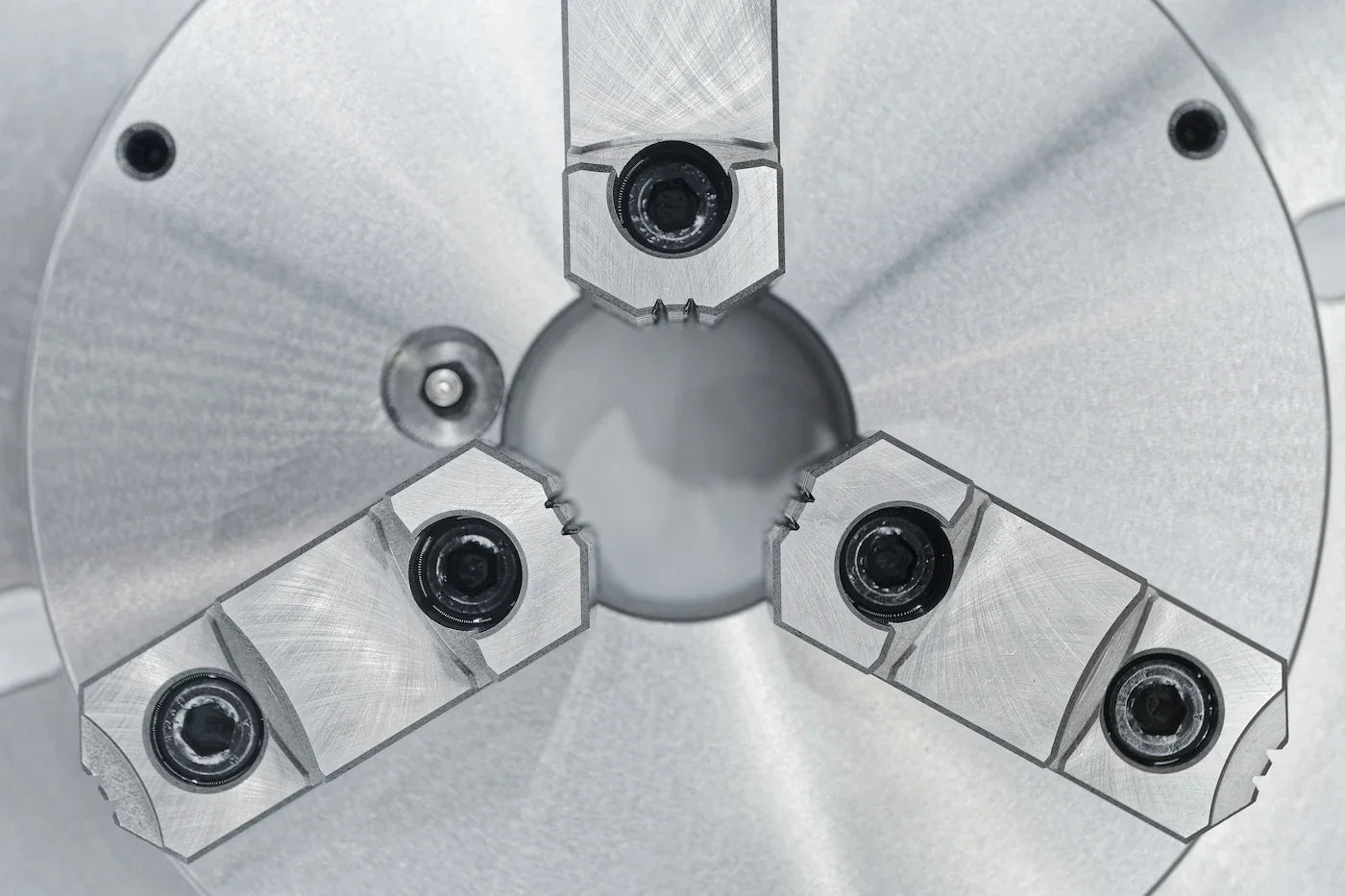 Lathe Chuck Types Explained — 3-Jaw vs 4-Jaw vs Collet Systems